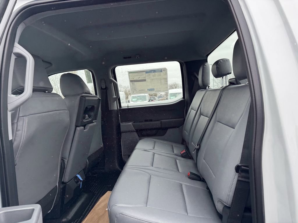 New 2026 Ford F250 XL w/ XL Chrome Package image 3