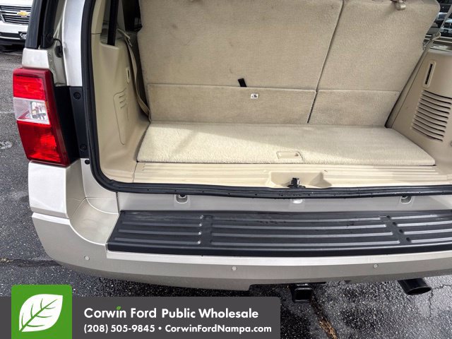 Used 2017 Ford Expedition Limited w/ Equipment Group 301A AWD/4WD image 31
