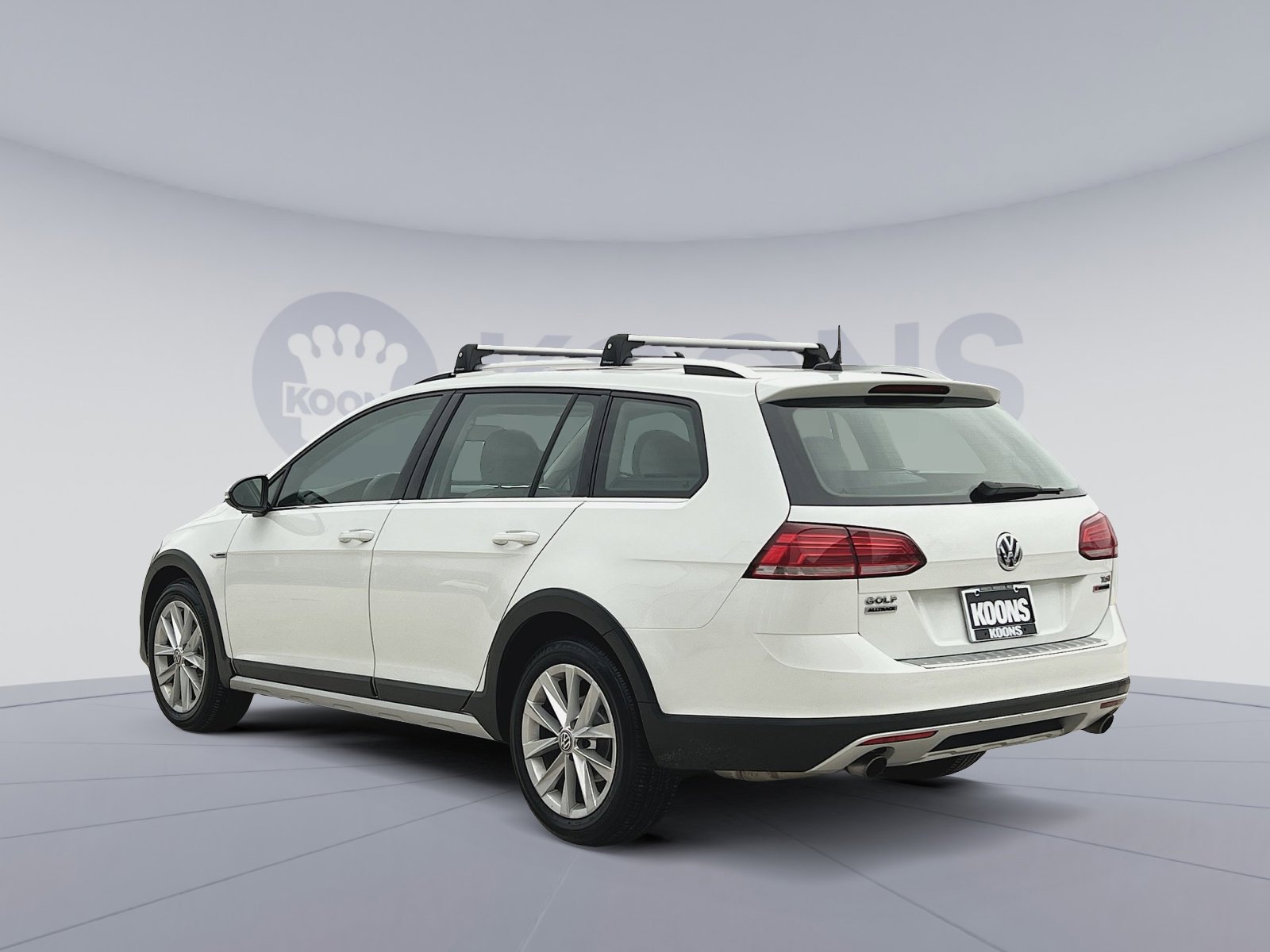 Used 2018 Volkswagen Golf Alltrack SE image 4