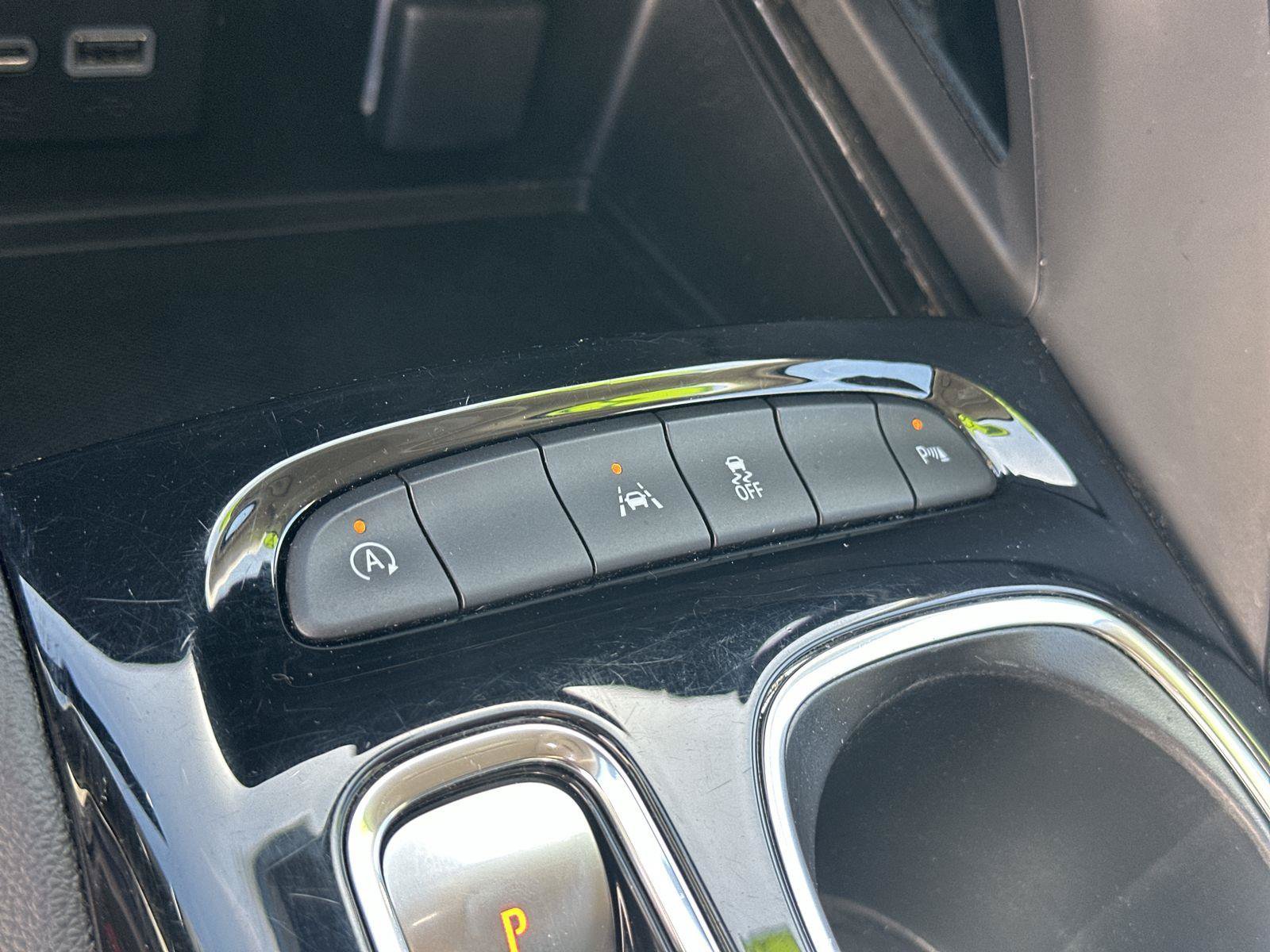 Used 2023 Buick Envision Essence FWD image 38
