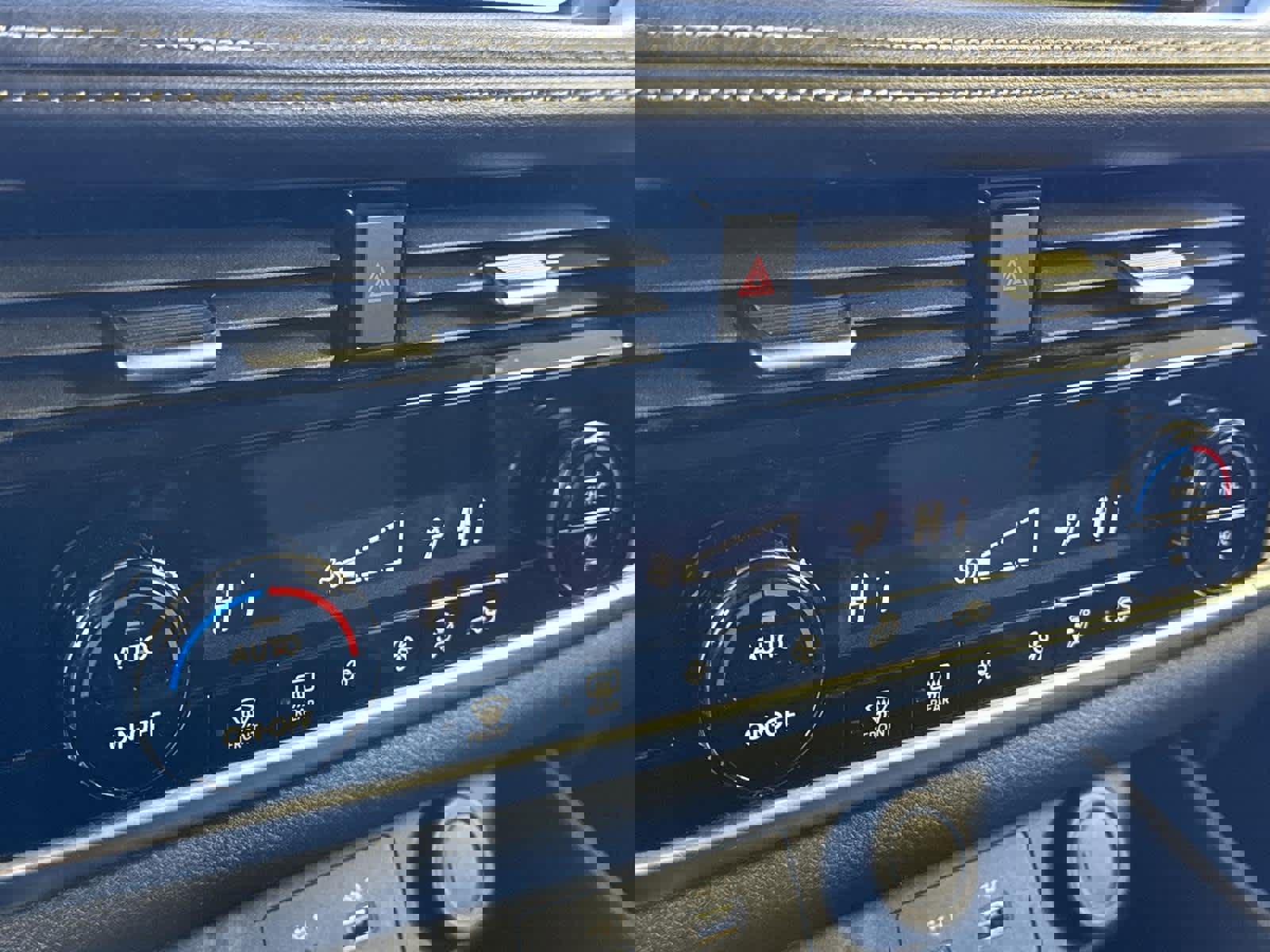 Used 2022 Nissan Rogue SV image 19