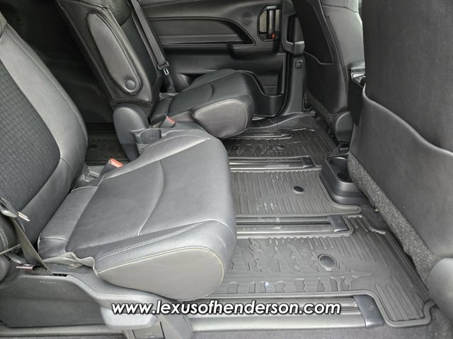 Used 2025 Toyota Sienna XLE Woodland Edition AWD/4WD image 16
