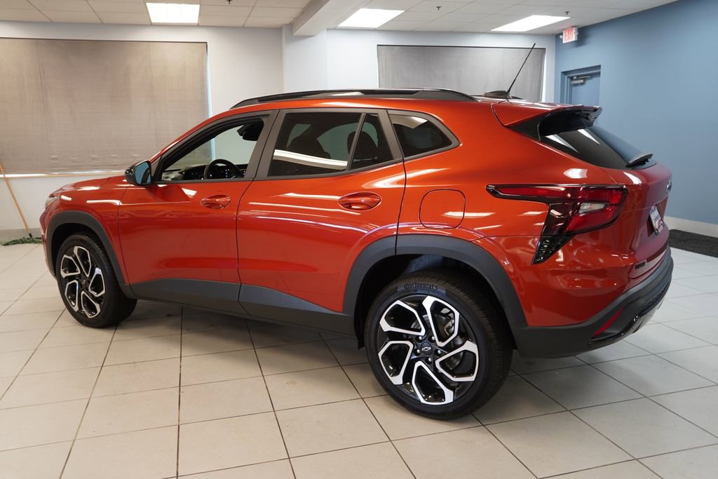 Used 2024 Chevrolet Trax RS w/ Driver Confidence Package image 7