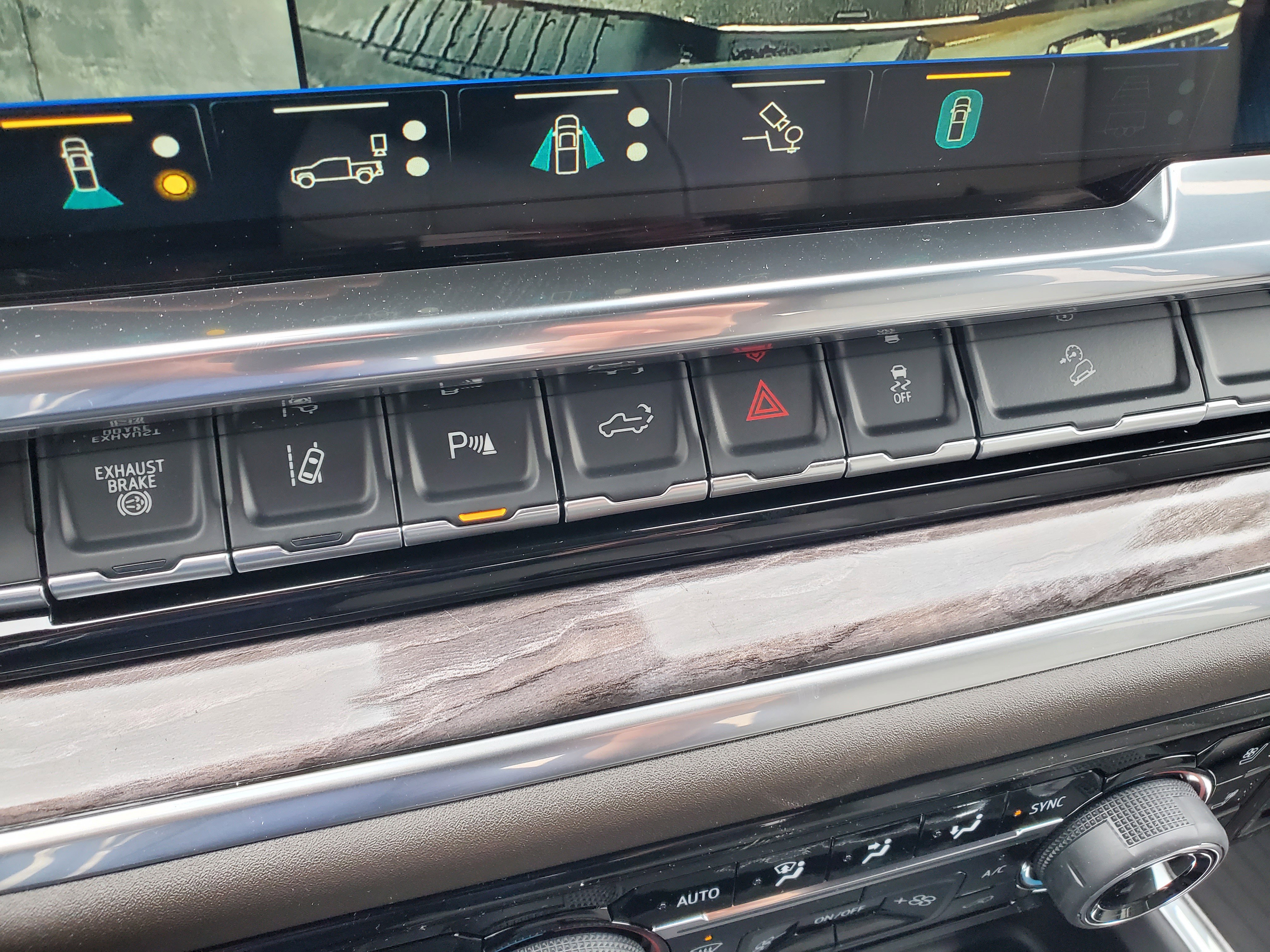 New 2026 Chevrolet Silverado 3500 LTZ w/ LTZ Premium Package image 23