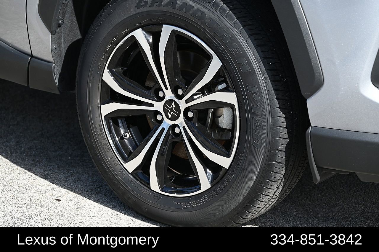 Used 2022 Toyota RAV4 LE image 8