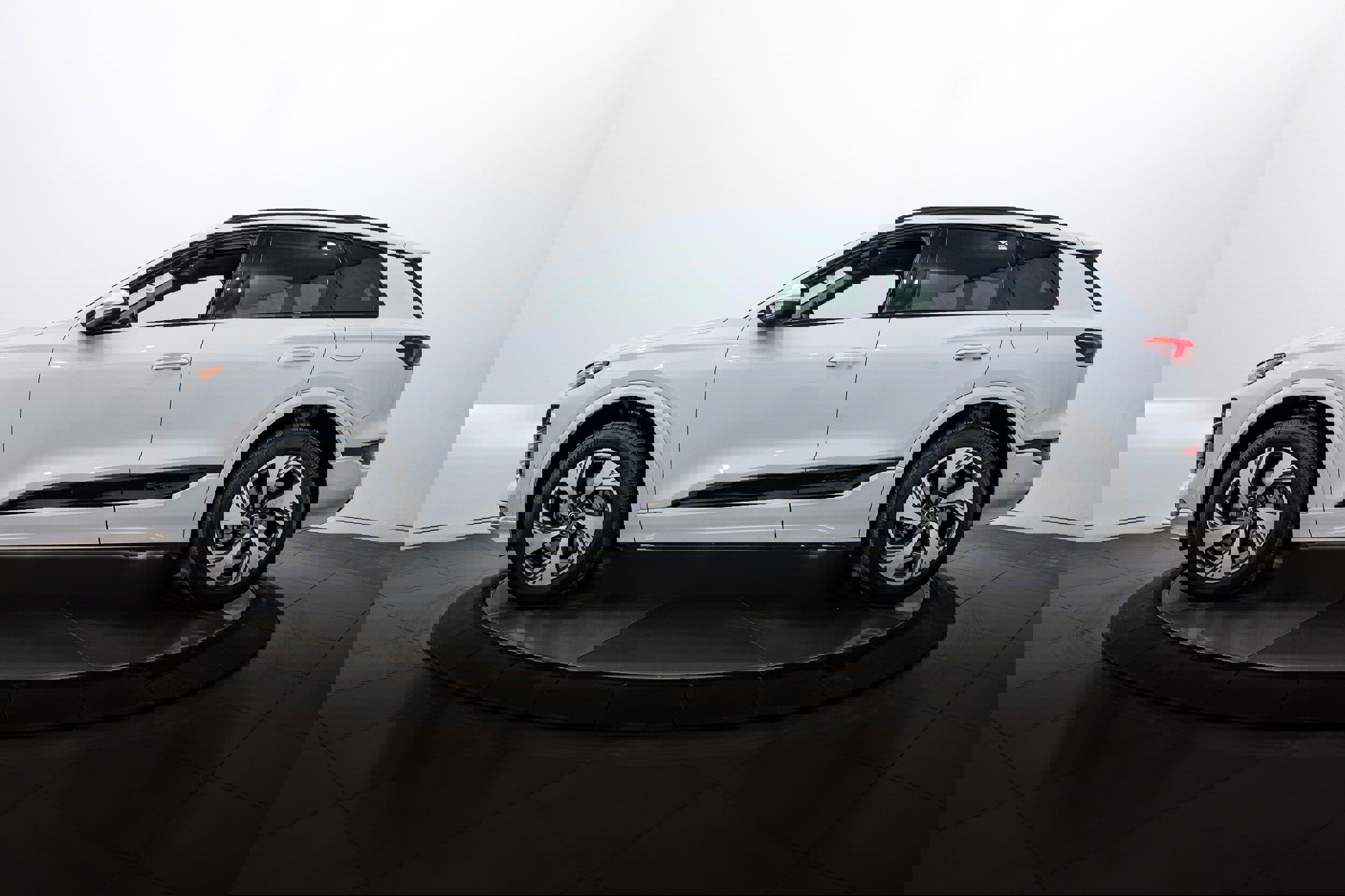 Certified 2025 Audi Q6 e-tron Premium Plus w/ Premium Plus image 6