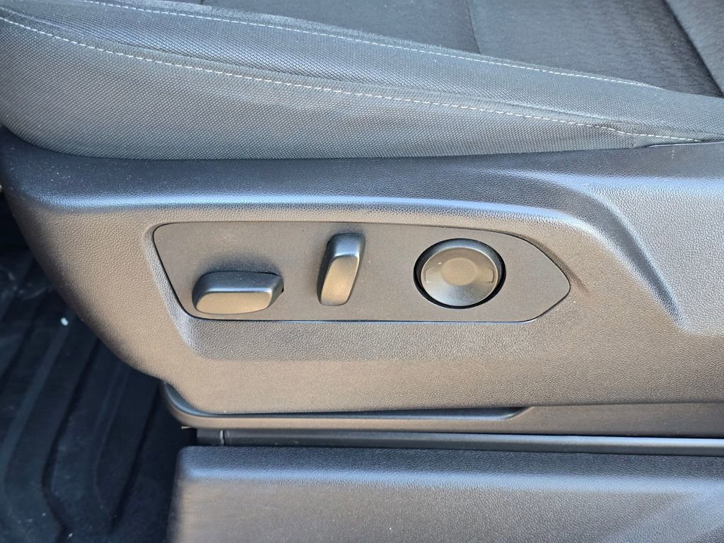 Used 2024 Chevrolet Silverado 1500 LT image 21