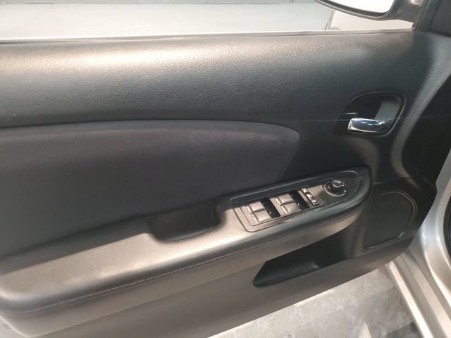 Used 2013 Chrysler 200 Touring FWD image 12