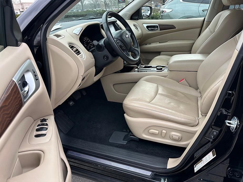 Used 2018 Nissan Pathfinder Platinum image 17