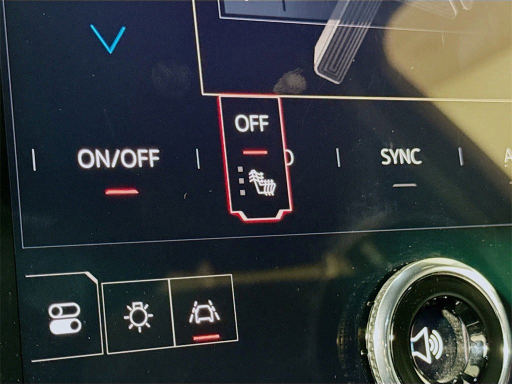 Used 2025 GMC Acadia Elevation image 18