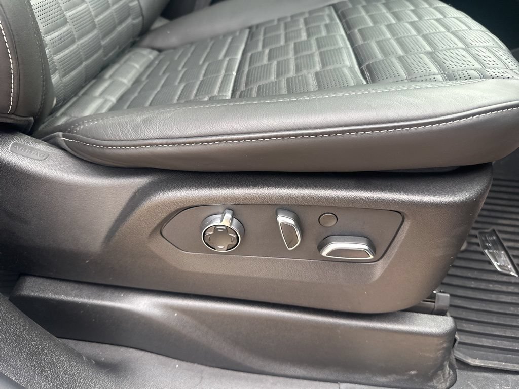 Used 2024 Cadillac Escalade Premium Luxury Platinum AWD/4WD image 51