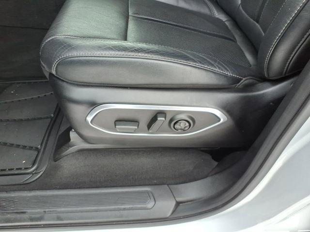 Used 2024 Jeep Wagoneer Series II w/ Flexible Seating Group image 5