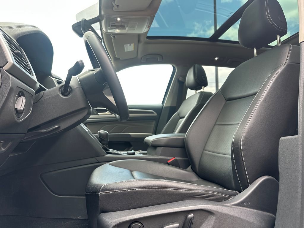 Used 2023 Volkswagen Atlas SE AWD/4WD image 3