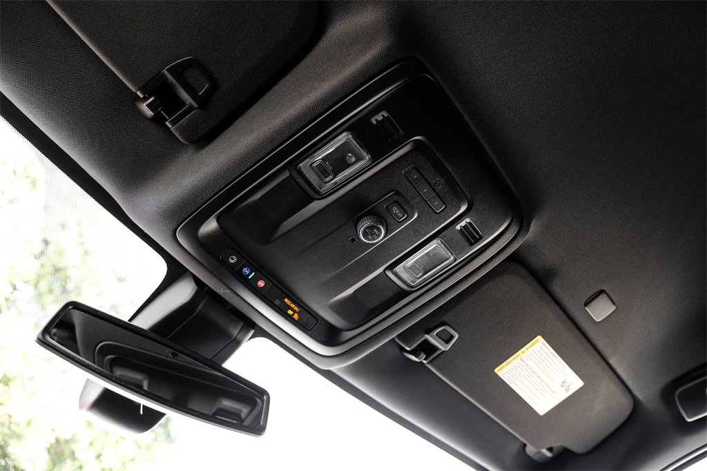 Used 2022 Chevrolet Suburban LT image 28