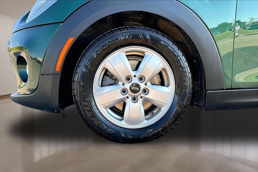 Used 2017 MINI Cooper 4-Door Hardtop FWD image 8