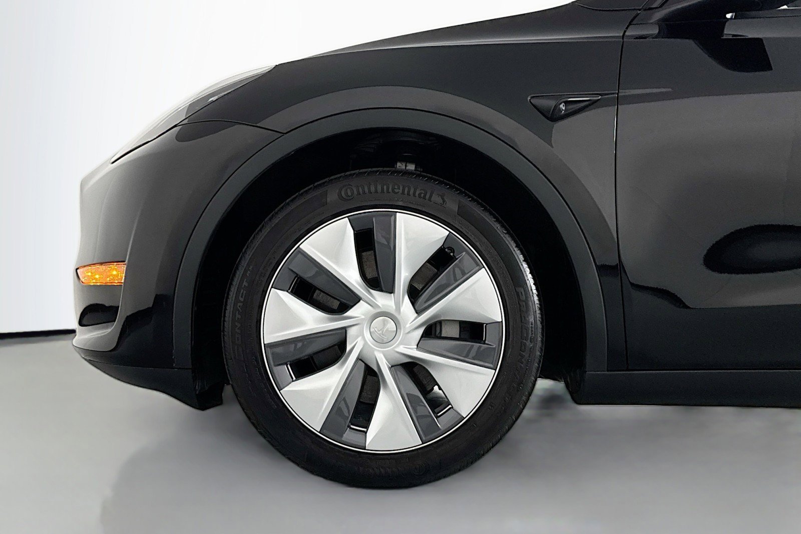 Used 2024 Tesla Model Y Long Range image 9