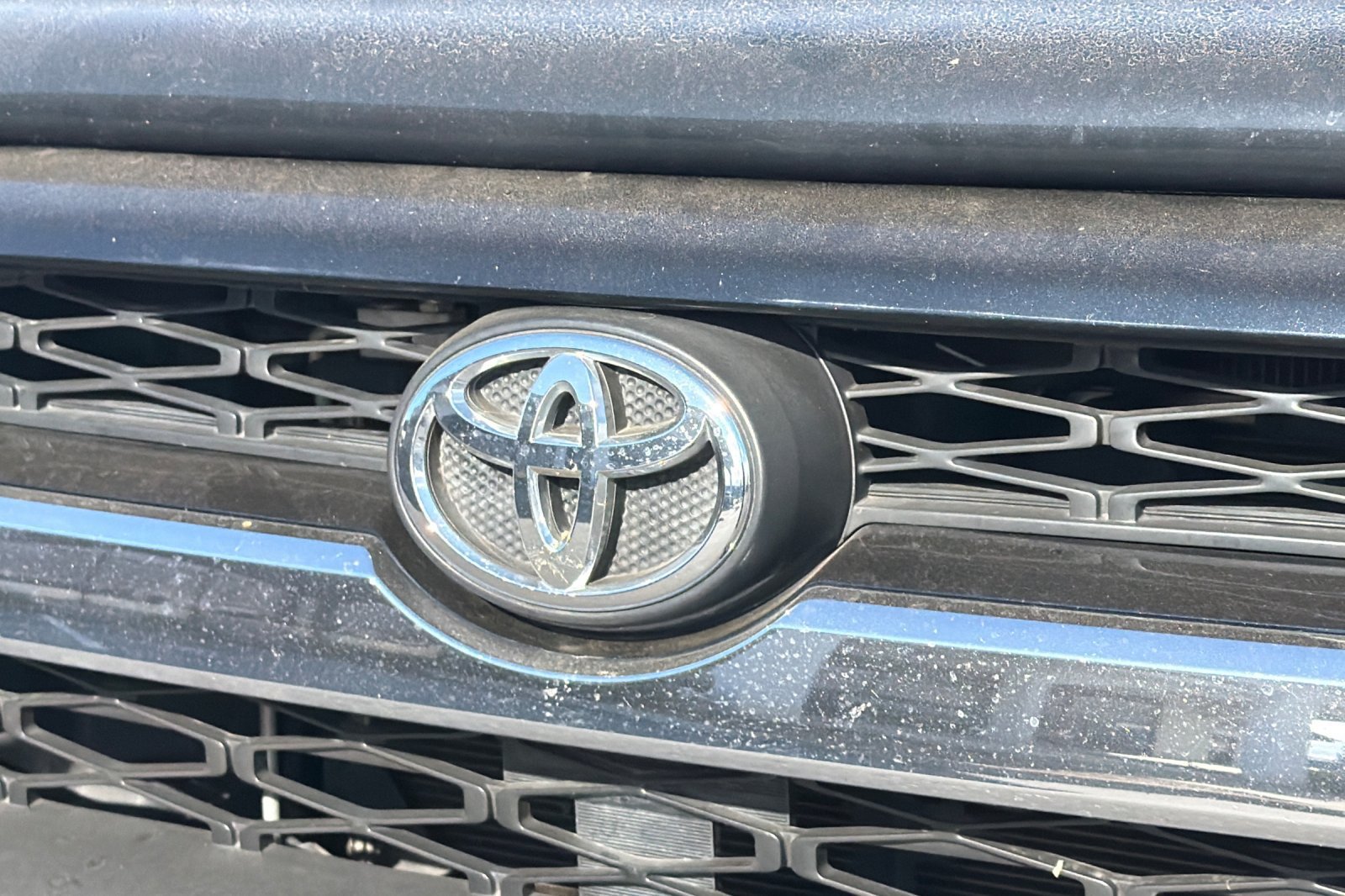 Used 2016 Toyota 4Runner Limited AWD/4WD image 40