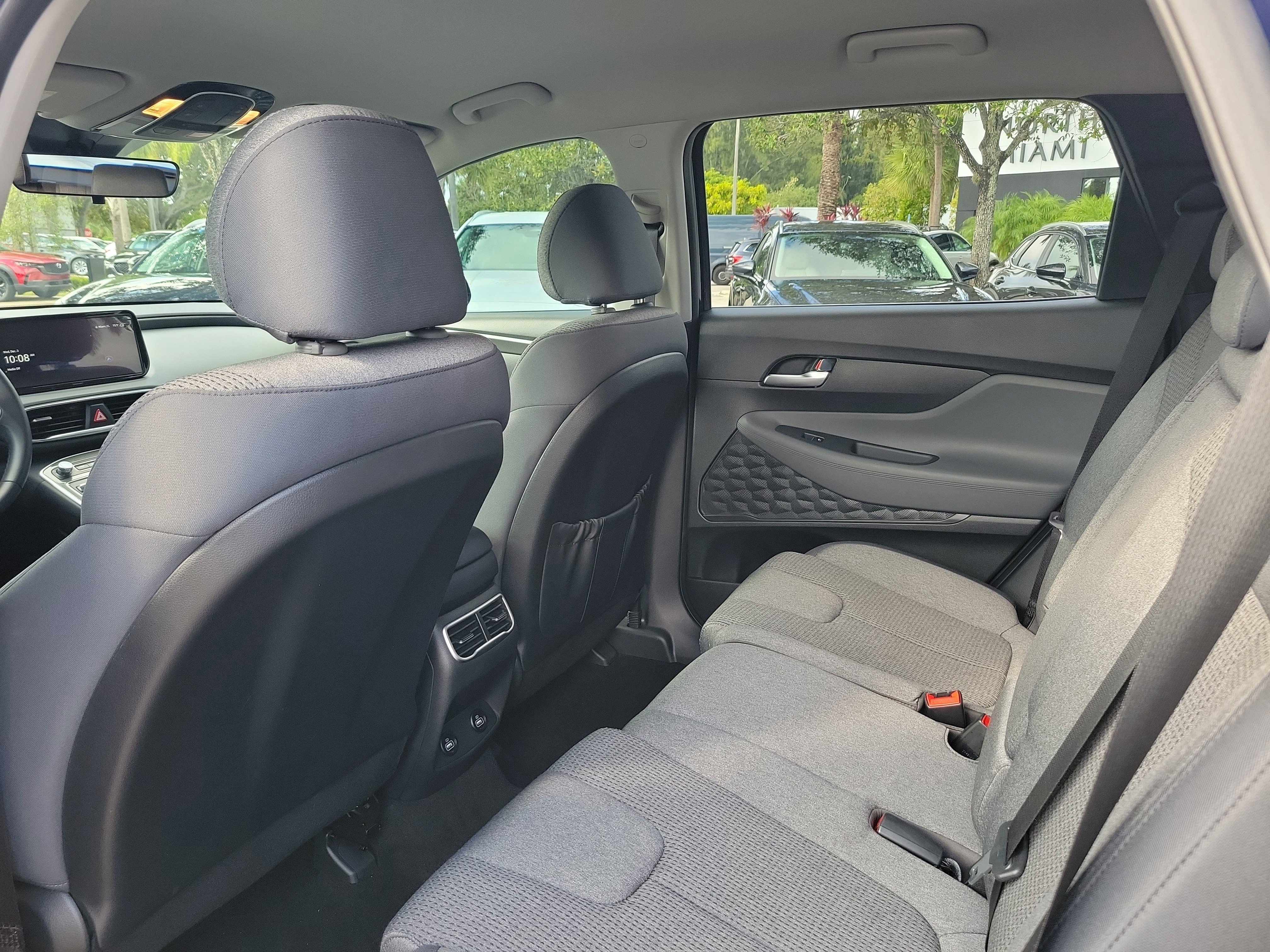 Used 2023 Hyundai Santa Fe SEL w/ Cargo Package image 7