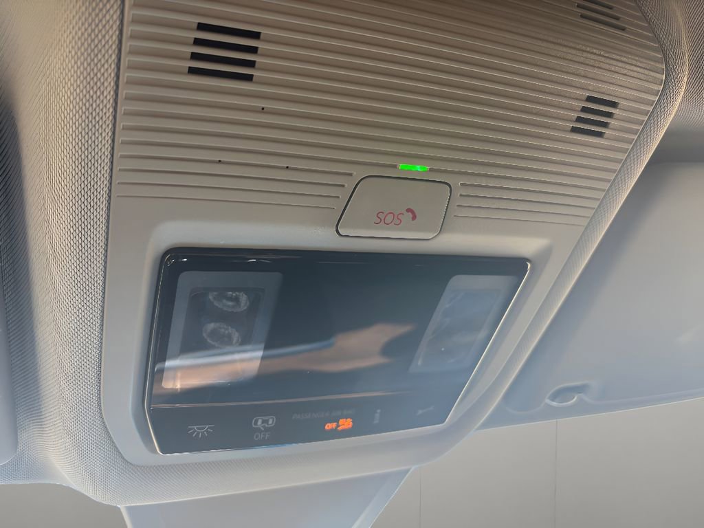 Used 2025 Volkswagen Atlas SE image 22