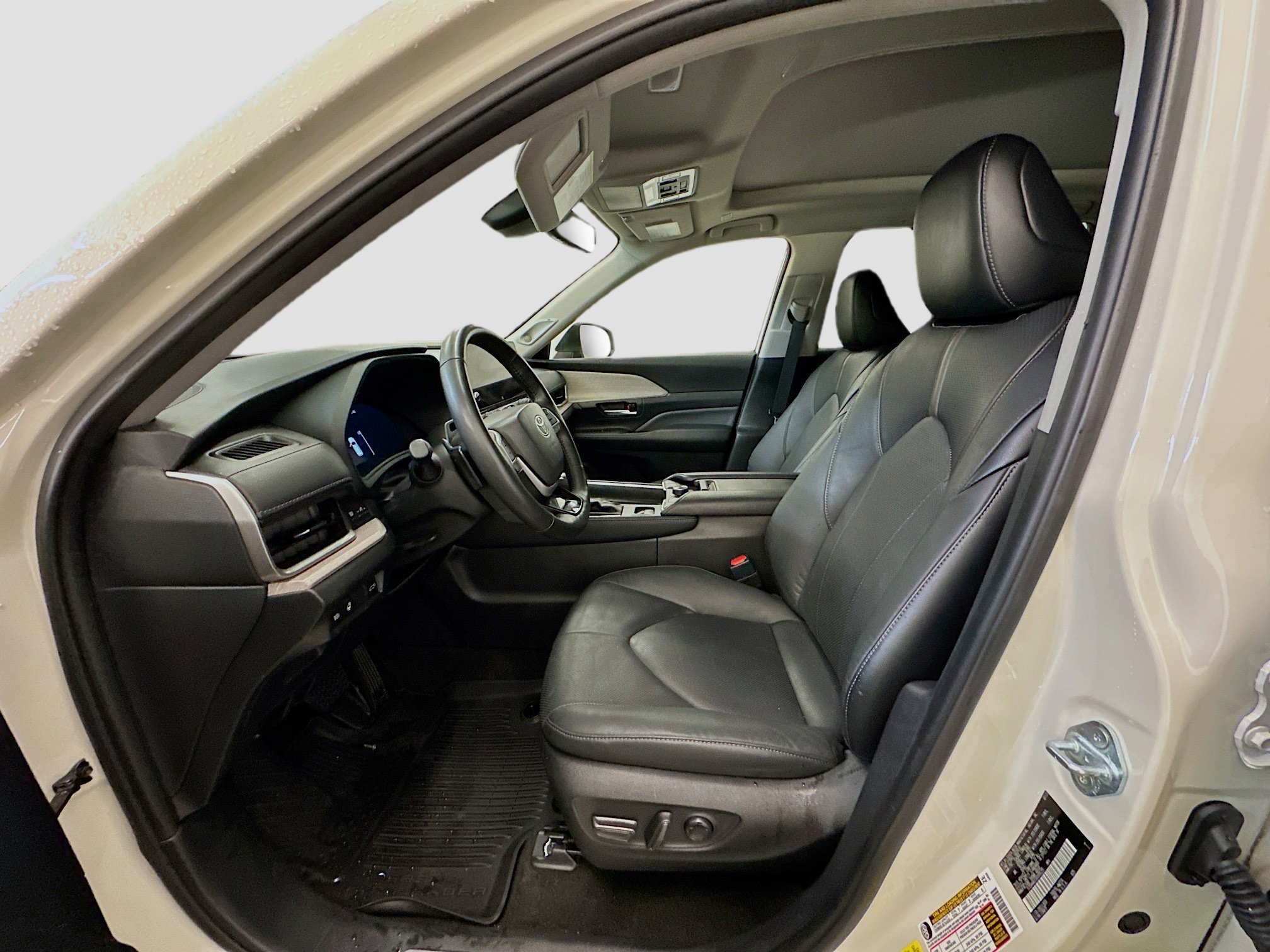 Used 2024 Toyota Grand Highlander AWD image 13