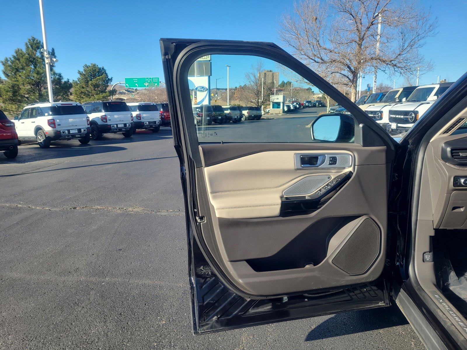 Certified 2023 Ford Explorer Platinum w/ Technology Package image 13