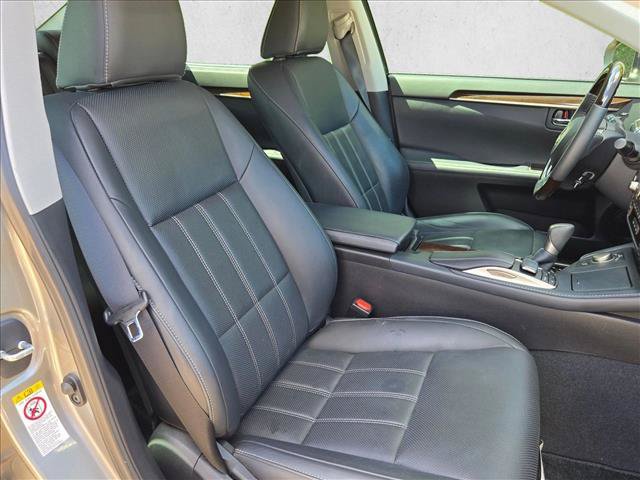 Used 2018 Lexus ES 350 w/ Ultra Luxury Package FWD image 24