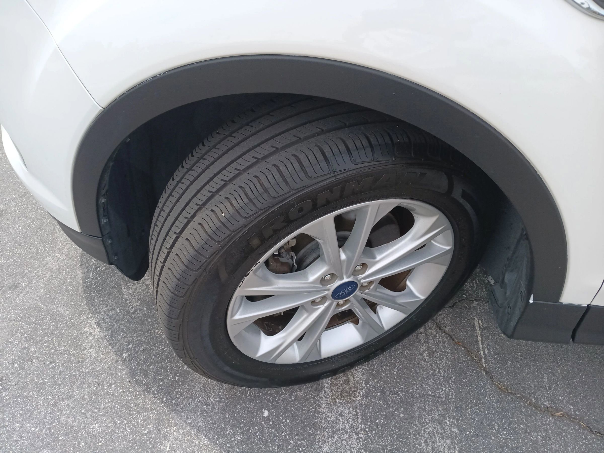 Used 2017 Ford Escape SE w/ SE Leather Comfort Package image 28