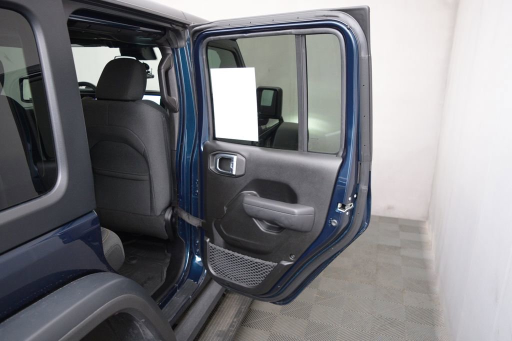 Used 2025 Jeep Wrangler Willys image 13