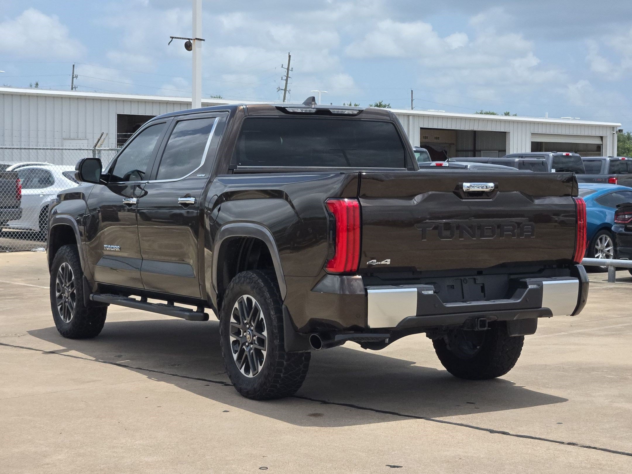 Used 2025 Toyota Tundra Limited w/ Power Package AWD/4WD image 7