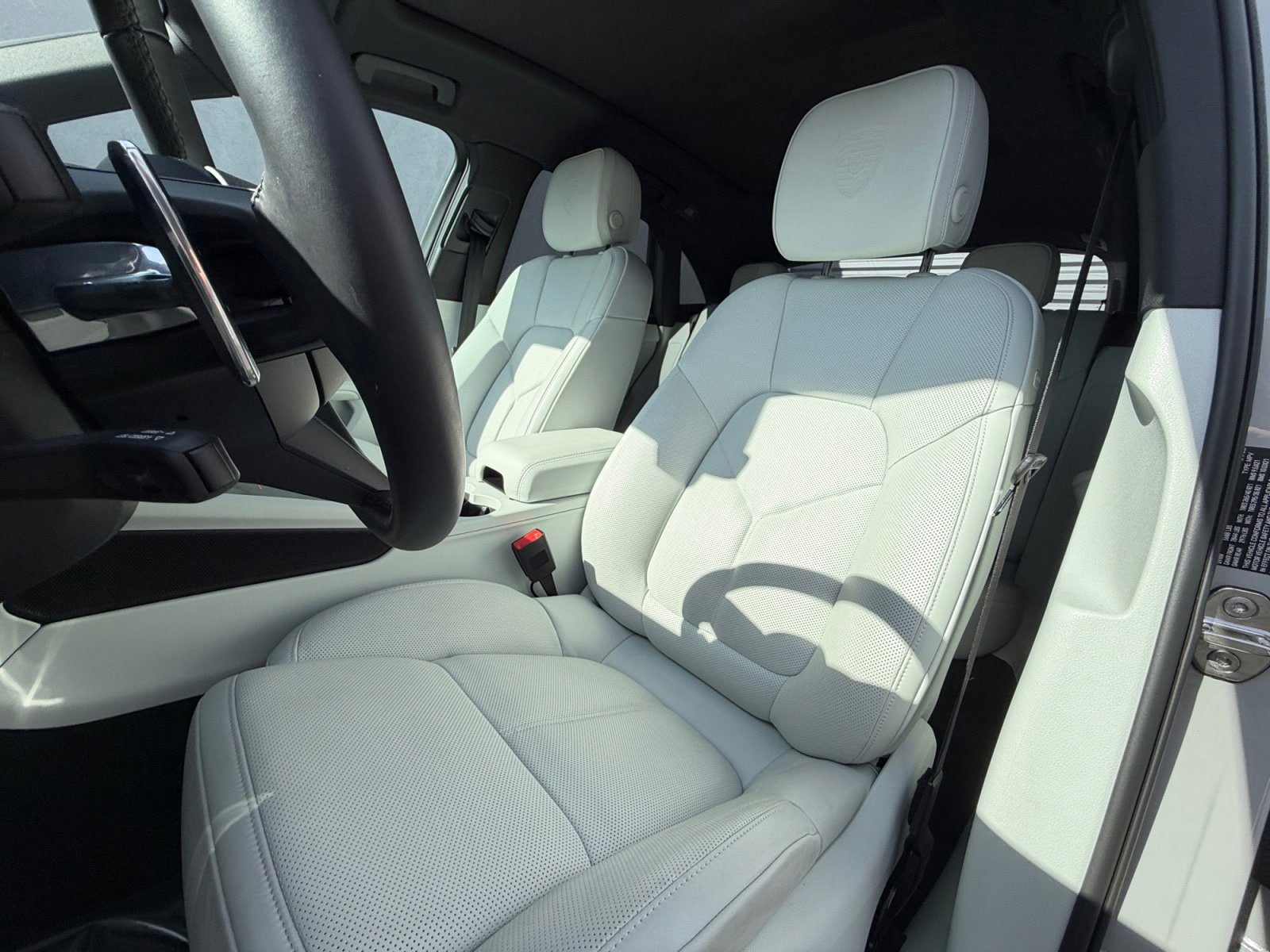 Certified 2025 Porsche Macan S AWD/4WD image 5