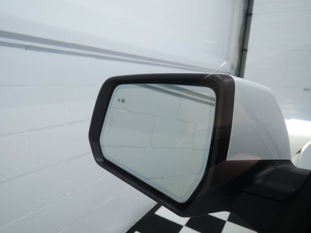 Used 2022 Chevrolet Traverse Premier AWD/4WD image 27