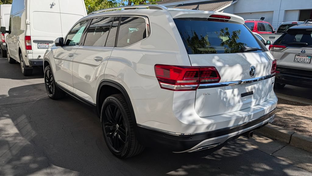 Used 2018 Volkswagen Atlas SEL Premium AWD/4WD image 2
