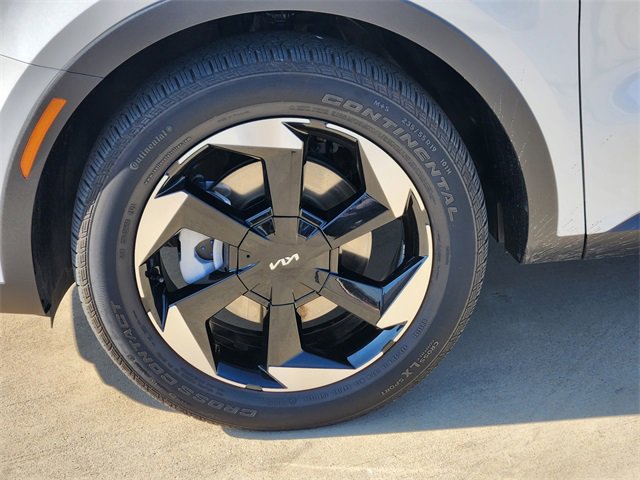 Certified 2025 Kia Sorento EX image 12