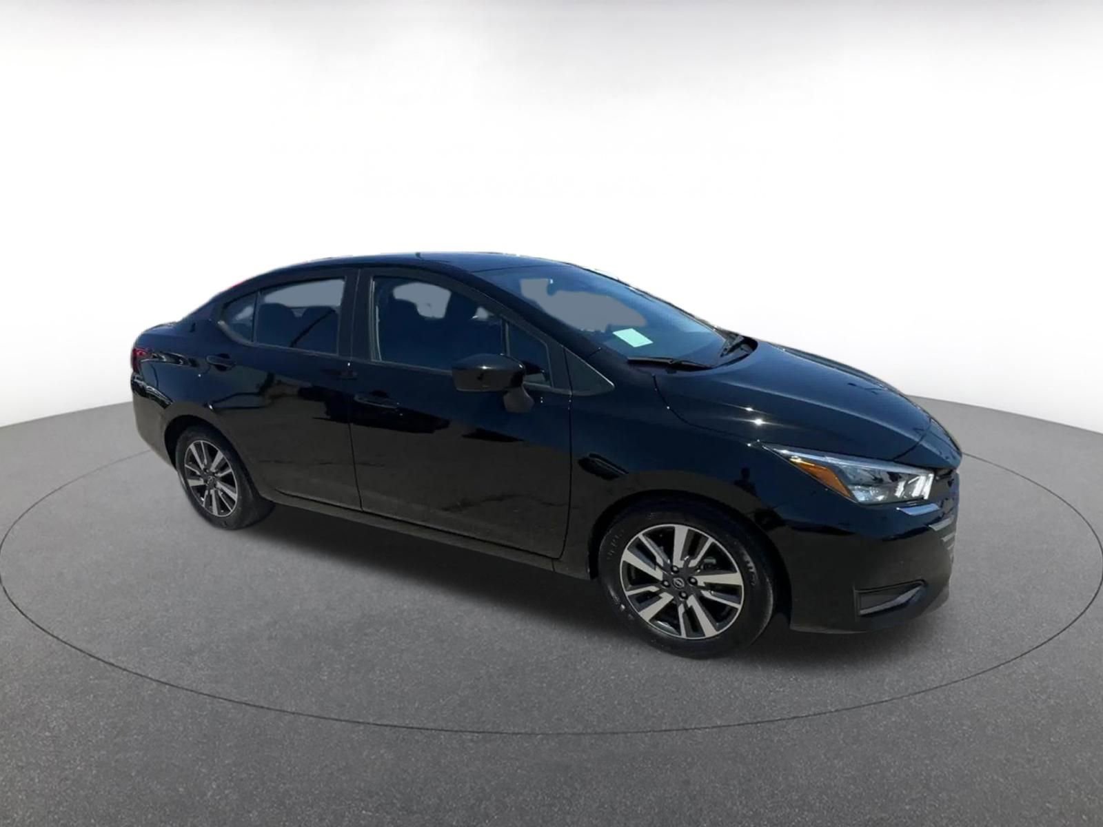 Used 2025 Nissan Versa SV FWD image 2