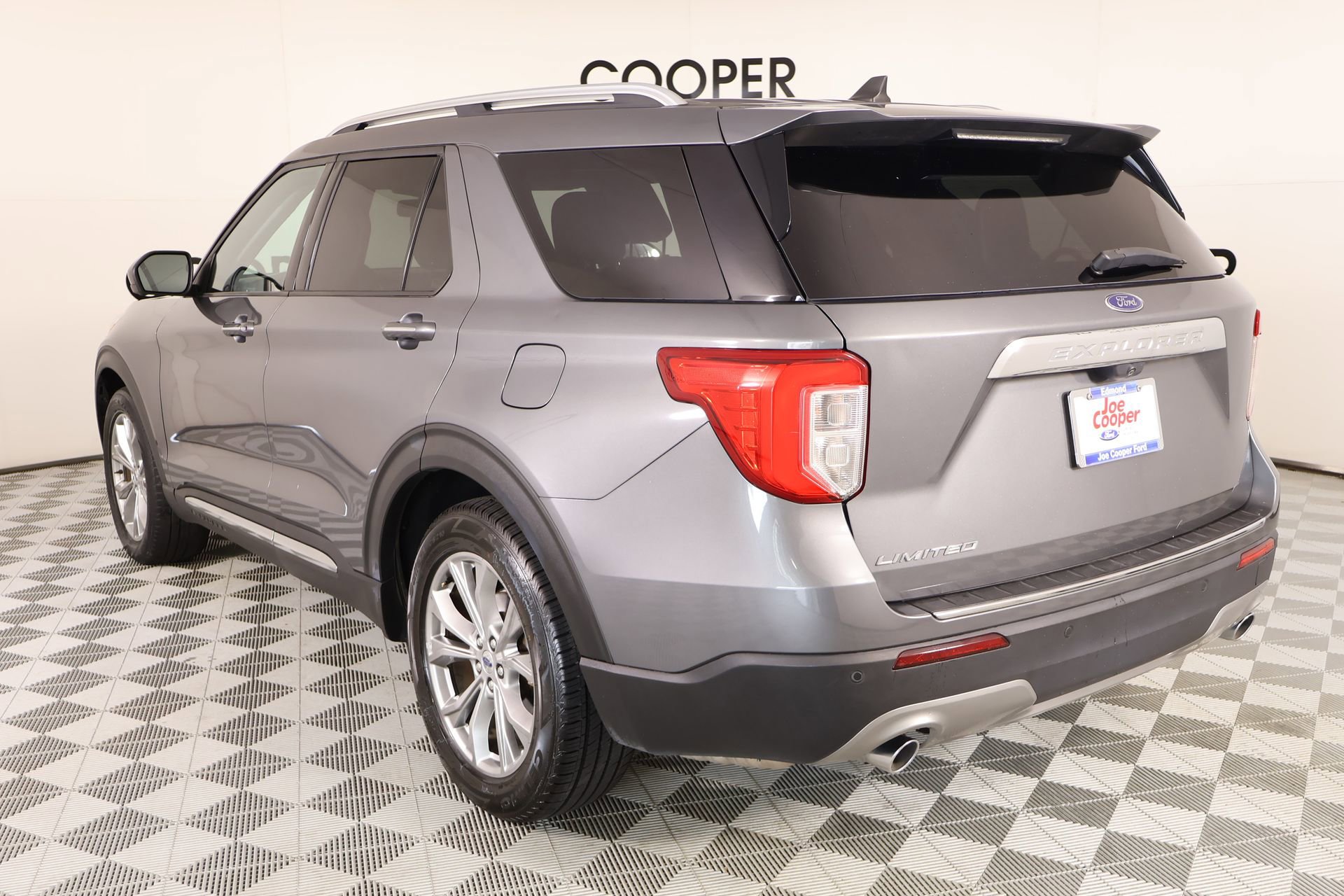 Used 2023 Ford Explorer Limited image 25