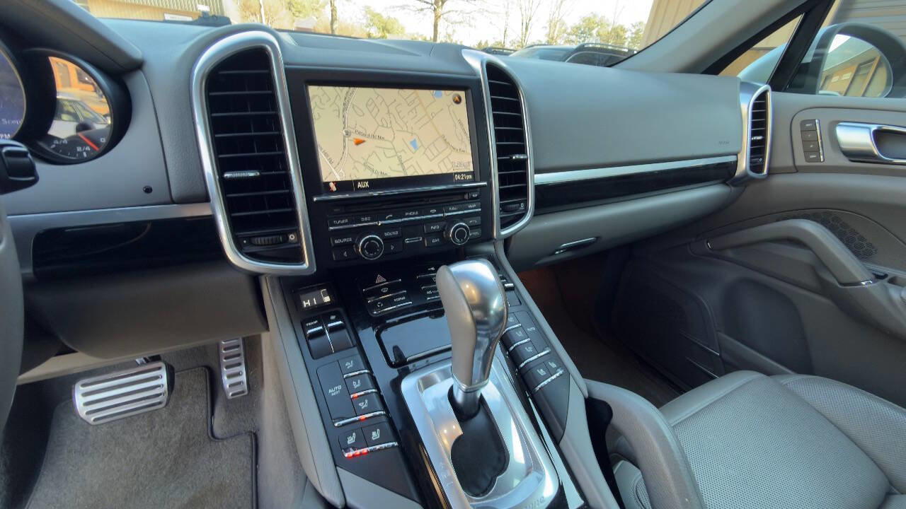 Used 2011 Porsche Cayenne S image 53
