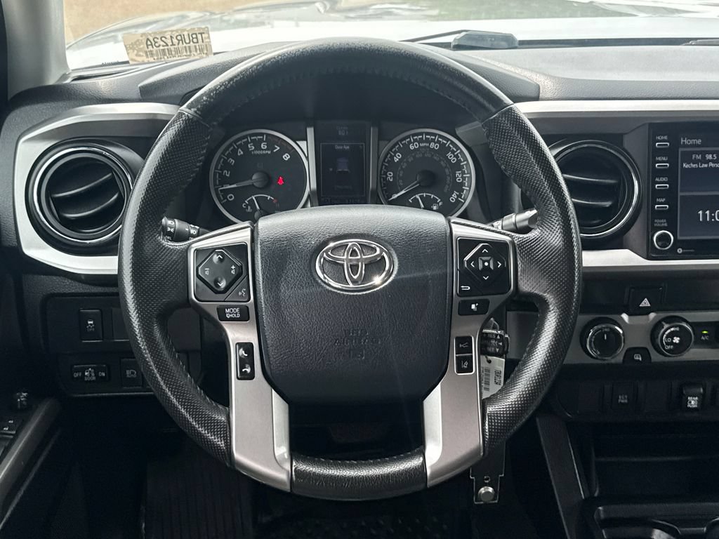 Used 2020 Toyota Tacoma SR5 AWD/4WD image 13