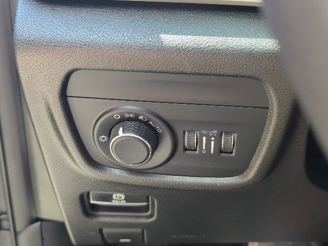 Certified 2023 Jeep Grand Cherokee L Laredo AWD/4WD image 21
