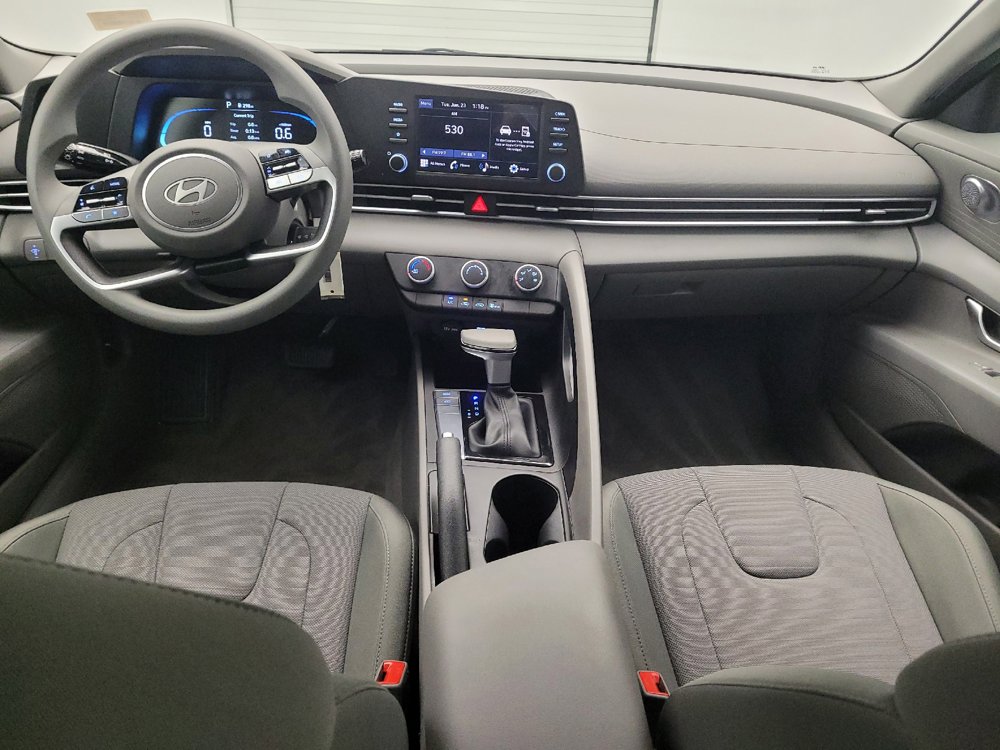 Used 2025 Hyundai Elantra SE FWD image 22