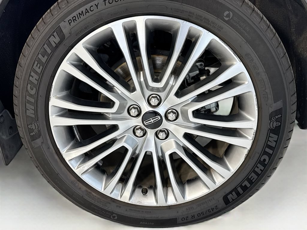 Used 2017 Lincoln MKX Reserve w/ Driver Assistance Package FWD image 31