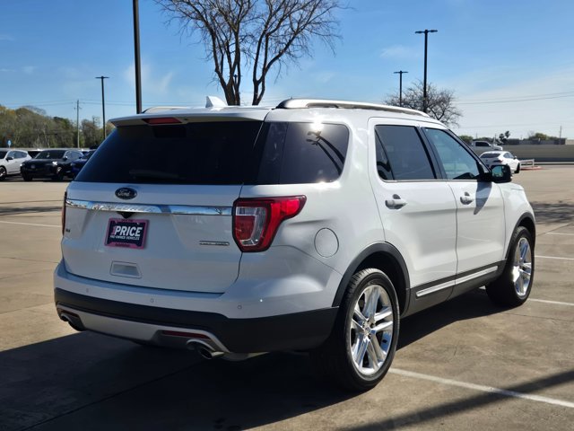 Used 2016 Ford Explorer XLT w/ Equipment Group 202A FWD image 5