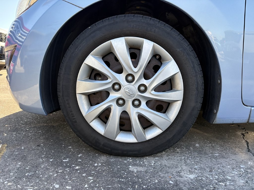 Used 2013 Hyundai Elantra GLS FWD image 9