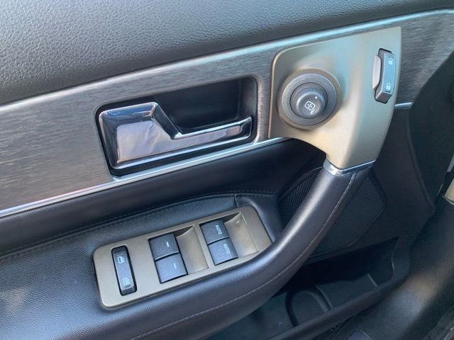 Used 2012 Lincoln MKX FWD image 13