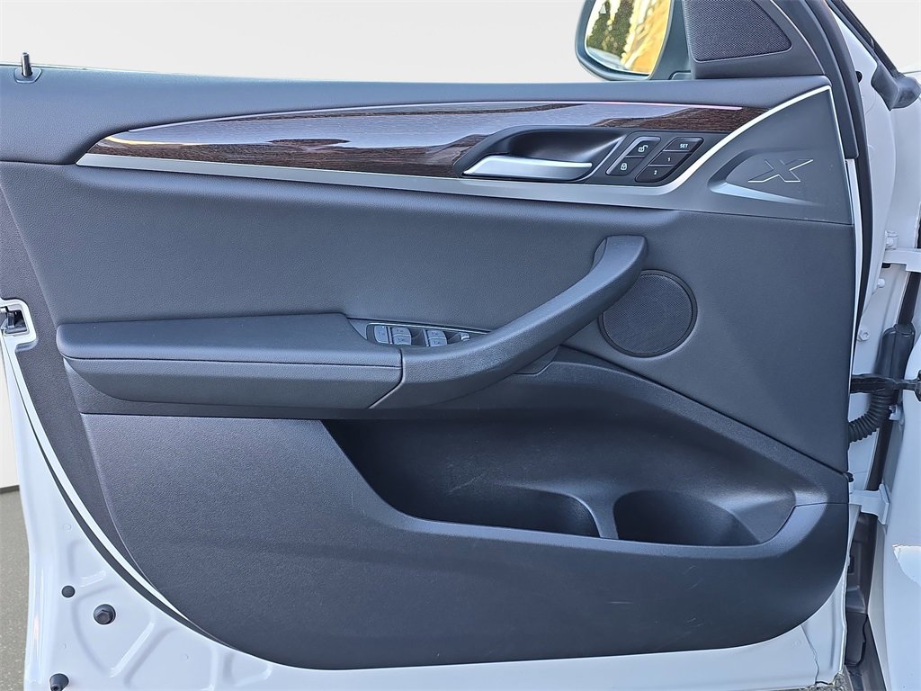 Used 2024 BMW X4 xDrive30i w/ Parking Assistance Package image 31