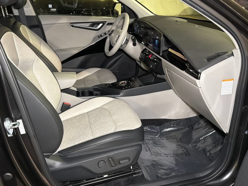 Certified 2023 Kia Niro Wave FWD image 14