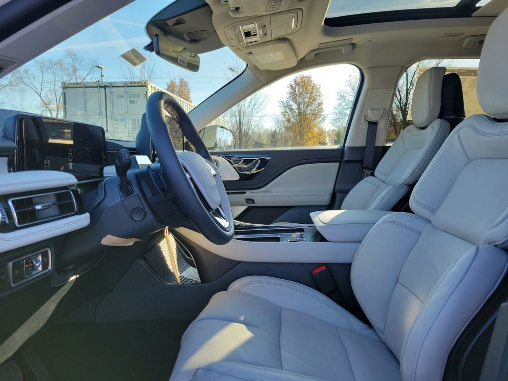 New 2026 Lincoln Aviator Reserve image 16
