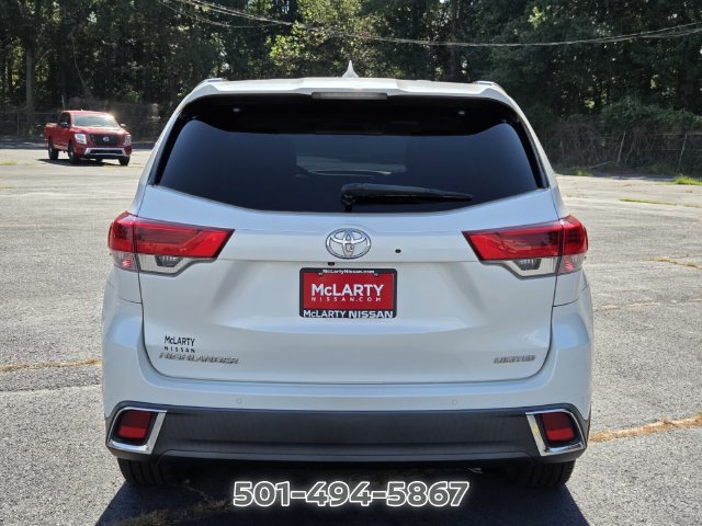 Used 2017 Toyota Highlander Limited FWD image 4
