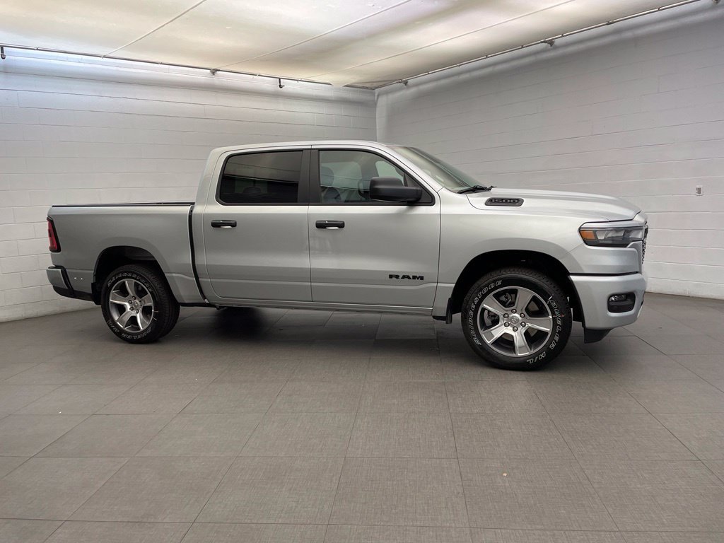New 2026 RAM 1500 Express RWD image 2