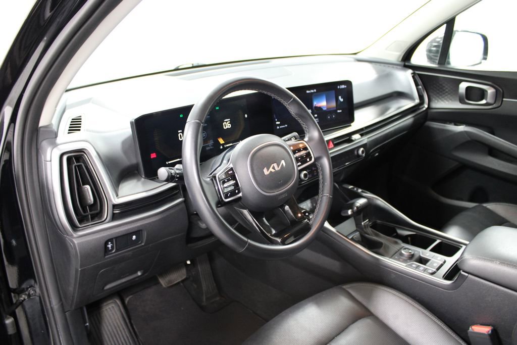 Used 2024 Kia Sorento S image 21