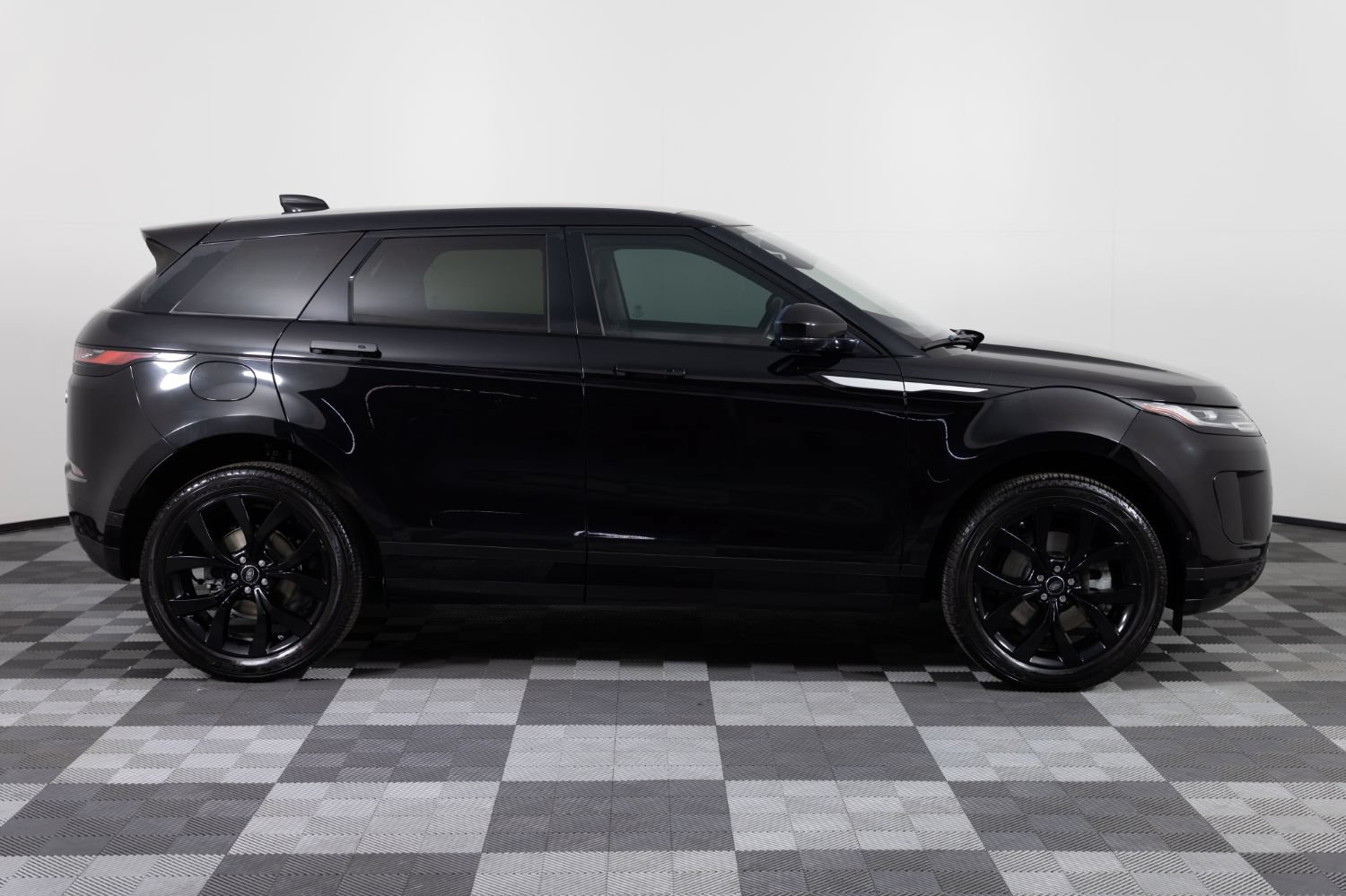 Used 2020 Land Rover Range Rover Evoque SE AWD/4WD image 9